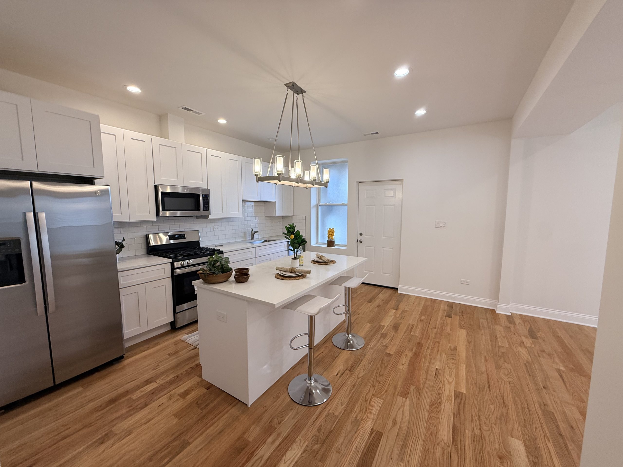 76-2 Kitchen 76-2 Kitchen